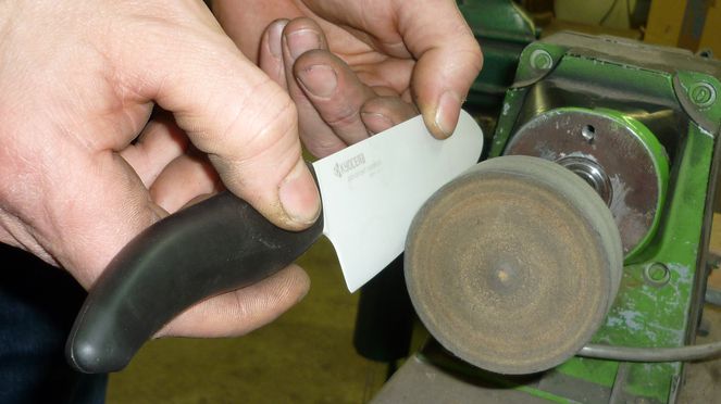 
                    Kyocera Santoku, adatto per frutta e verdura