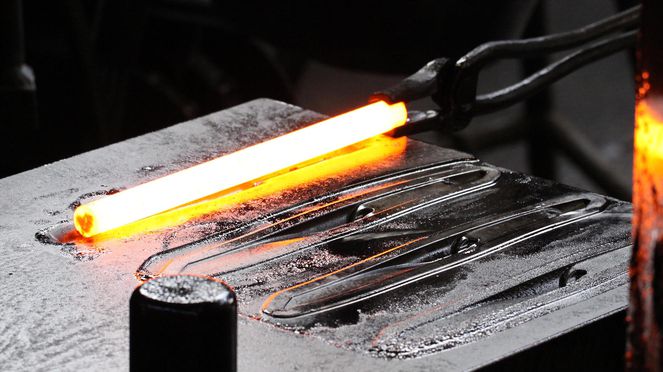 
                    Table cutlery with spoon ash forged in Emmental