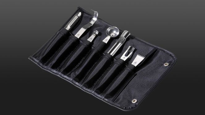 
                    Knife bag Wok Classic with knife sharpener with useful kitchen utensils