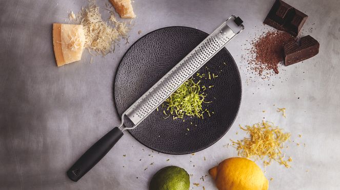 
                    La râpe à zeste gastro est, grâce à sa longueur, très efficace pour les grandes quantités