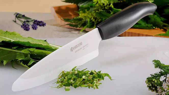 
                    Avec le grand couteau de cuisine Chowa vous pouvez facilement couper des salades ou du chou