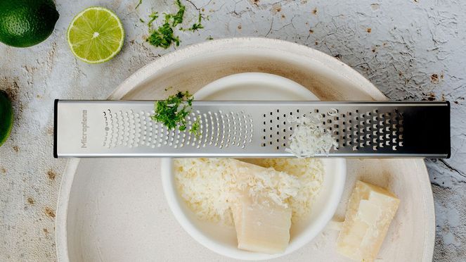 
                    Râpe double zesteur/gros pour râper le fromage