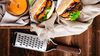 
                    Microplane Grobe Reibe Master Serie mit Veggie-Burgern