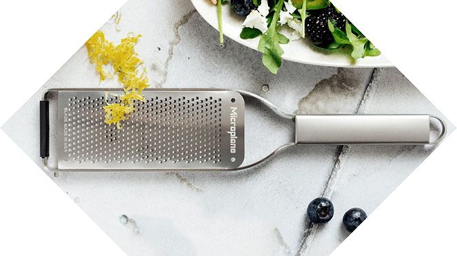 
                    Fine grater pro made of stainless steel with photochemically etched cutting edges