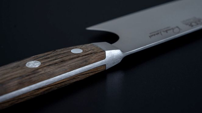 
                    Güde Kiritsuke individually handcrafted in over 40 manual steps